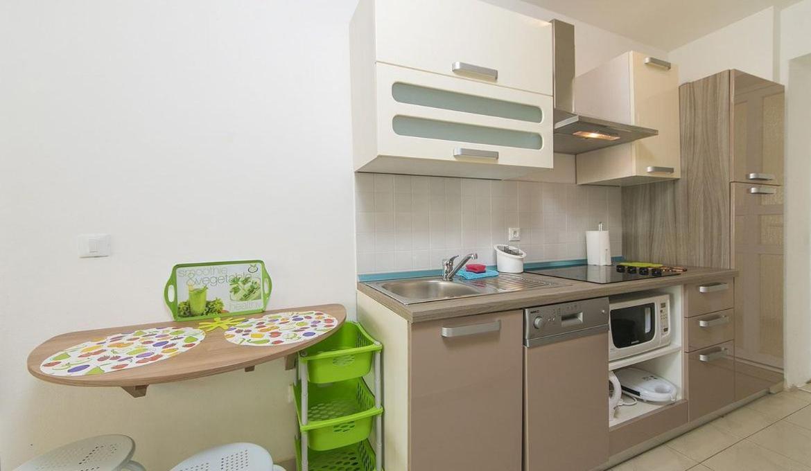 Villa Issea Brela Bagian luar foto
