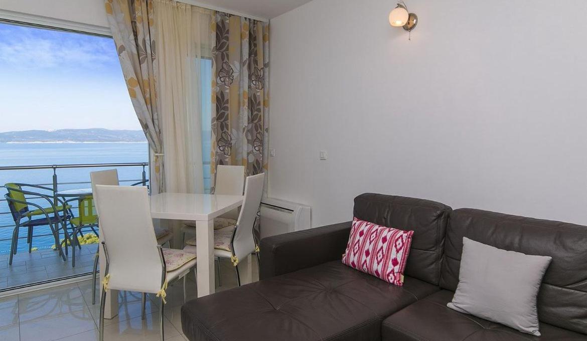 Villa Issea Brela Bagian luar foto